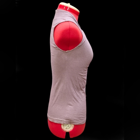 Old Navy, Size XS, Red Gingham Sleeveless Top - Picture 4 of 15